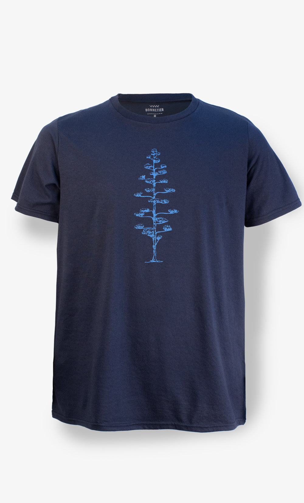 T-shirt marine Bonnetier avec imprimé arbre Hinoki bleu au centre, en coton biologique et polyester recyclé, fabriqué au Canada.
